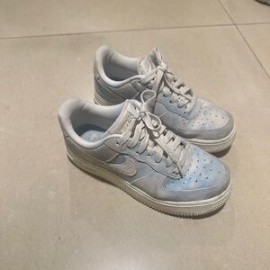 Nike Air Force 1 '07 SE Low Clouds white blue